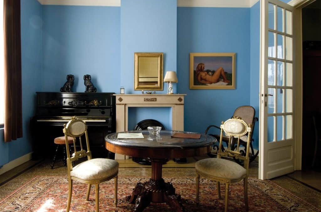 Het interieu van het Magritte museum in Jette